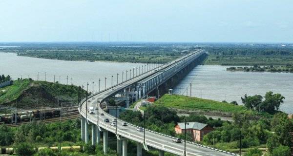 Россия и Азербайджан нацелились новым мостом на расширение товарооборота