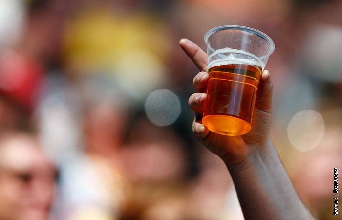 Законопроект о возвращении продажи пива на стадионы прошел в Госдуме I чтение