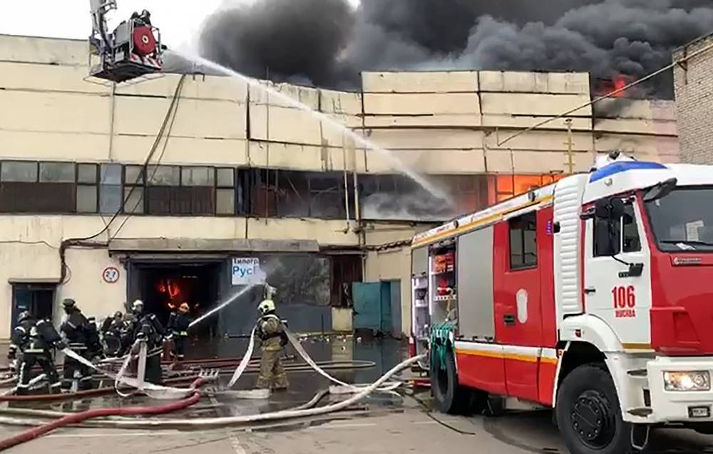 В Москве тушат крупный пожар на промышленном складе - Cursorinfo: главные новости Израиля