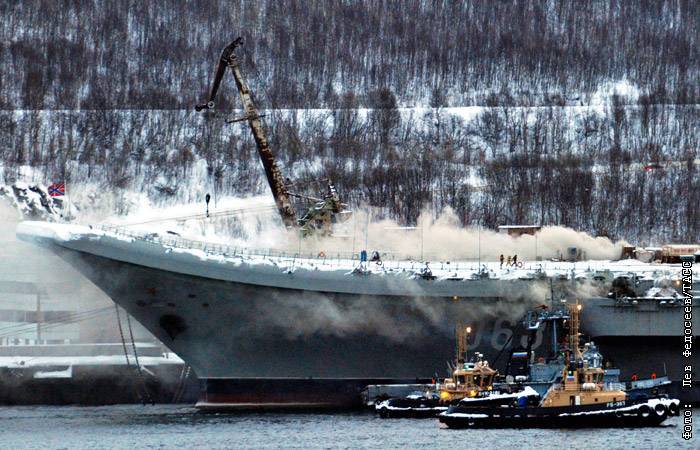 Спасатели нашли тело второго погибшего офицера на "Адмирале Кузнецове"