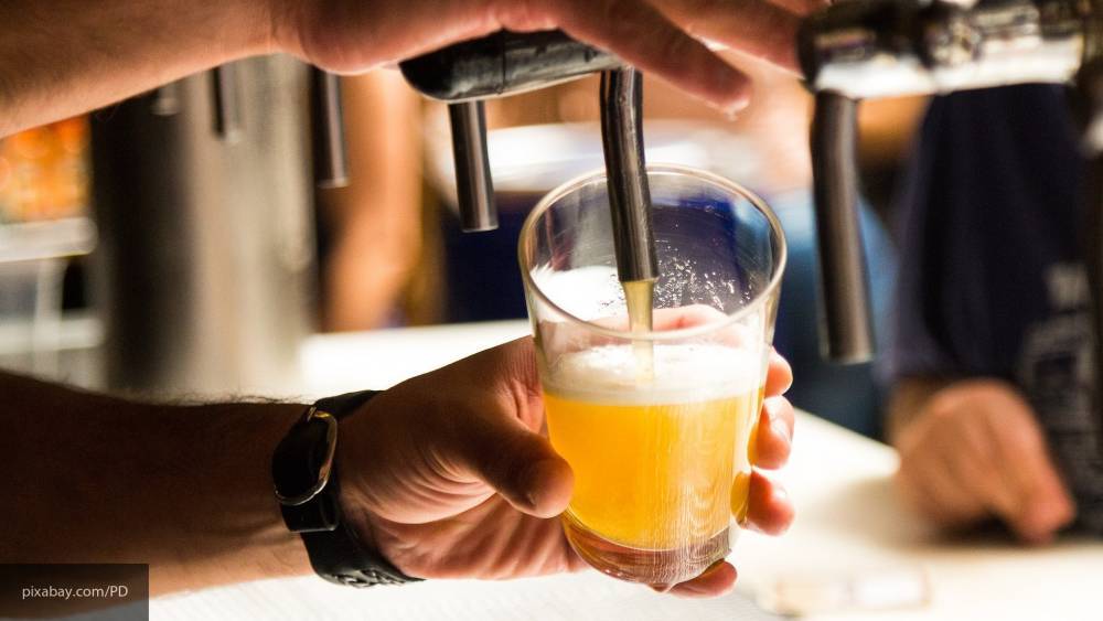 Госдума приняла закон разрешающий продажу пива и пивных напитков на стадионах