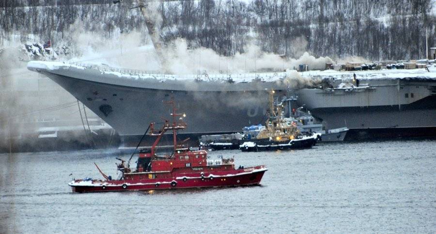 Спасатели обнаружили тело второго погибшего на "Адмирале Кузнецове"
