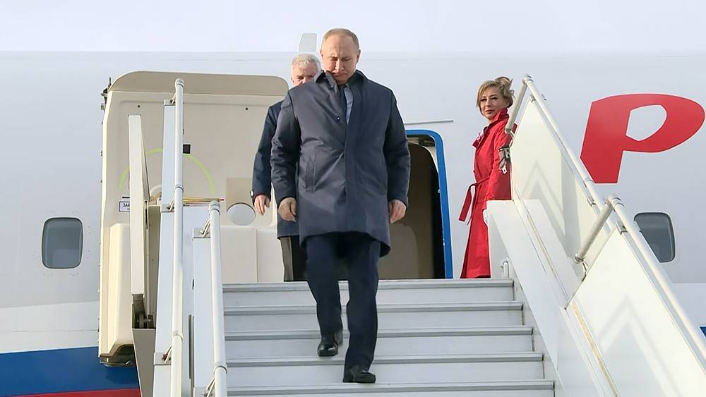 Путин прилетел в Набережные Челны на юбилей "КамАЗ"