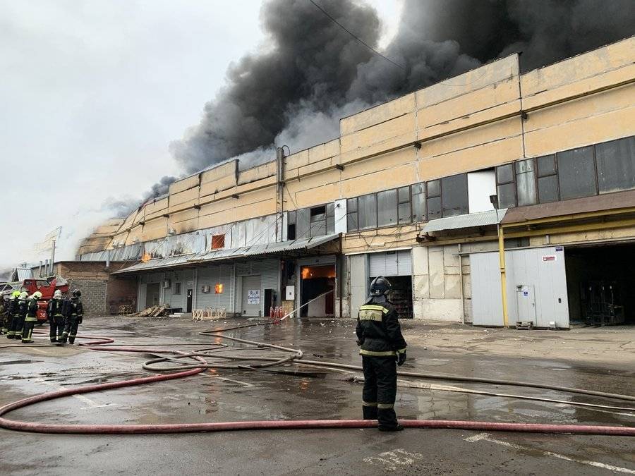 Очевидец рассказал о пожаре на юге Москвы