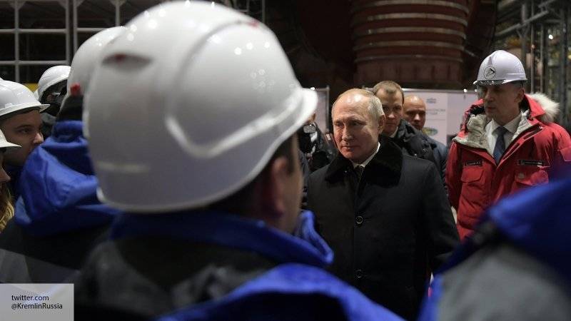 Путин прибыл на завод «КАМАЗ» в Набережных Челнах