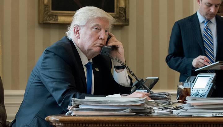 Белый дом ограничил чиновникам доступ к телефонным разговорам Трампа