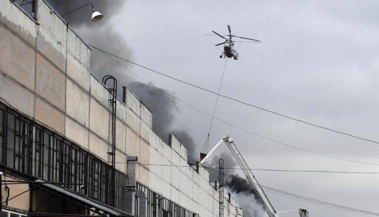 Пожар на складе на юге Москвы полностью потушен