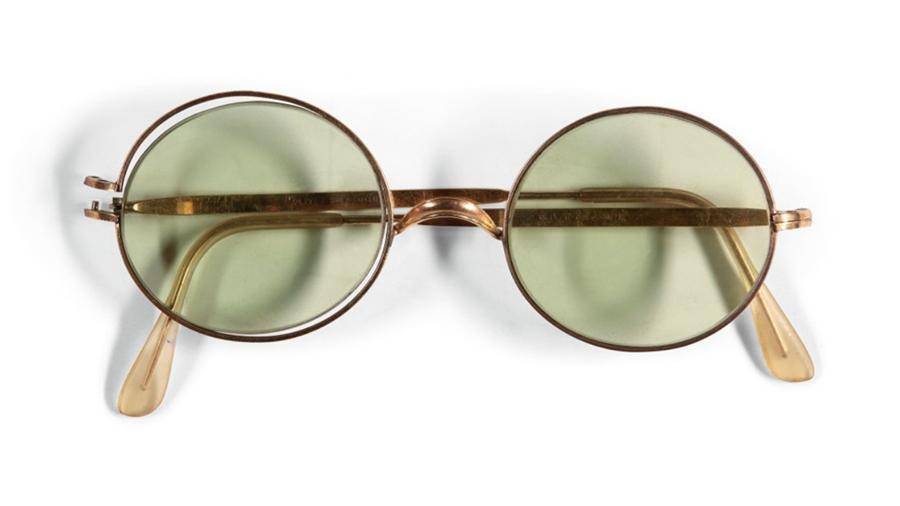 Очки Джона Леннона продали на аукционе за $183 тысячи