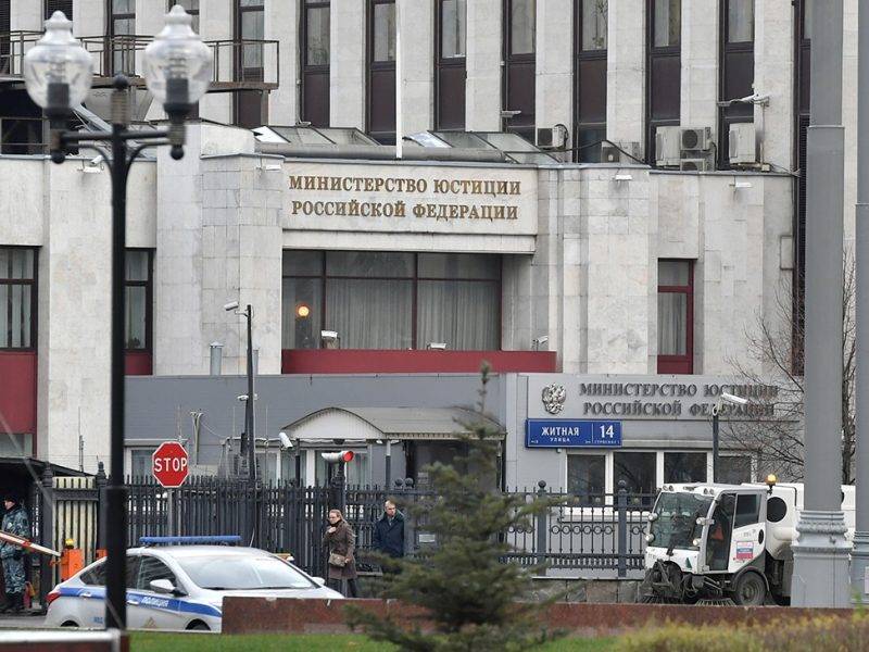 Минюст предлагает новые правила взыскания долгов с россиян