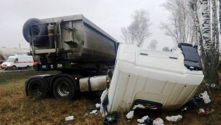 Водитель грузовика устроил серьезное ДТП на трассе М-3 "Украина". Видео