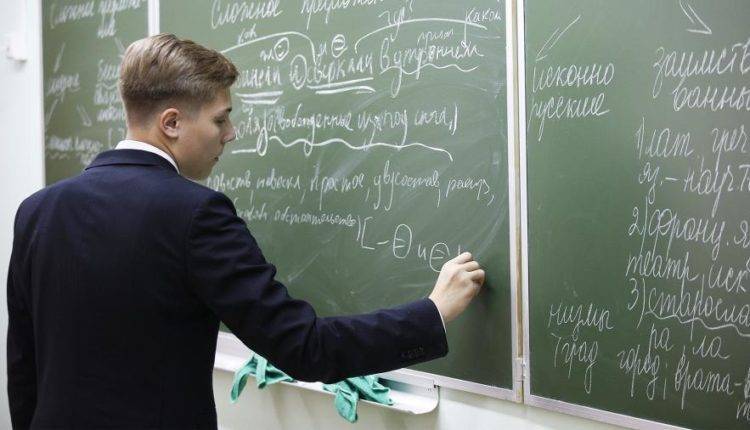 Под Ростовом учитель оскорбил школьника из-за шутки в адрес депутата