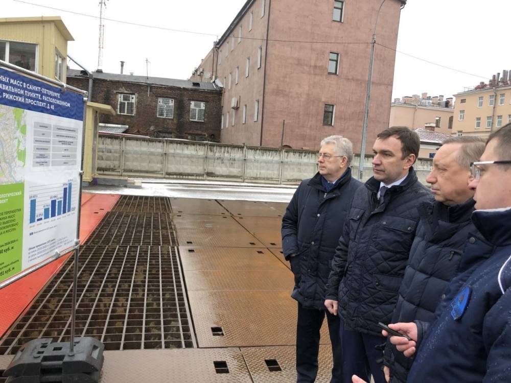 В Петербурге построят три снегоплавильных пункта в ближайшие годы — Беглов