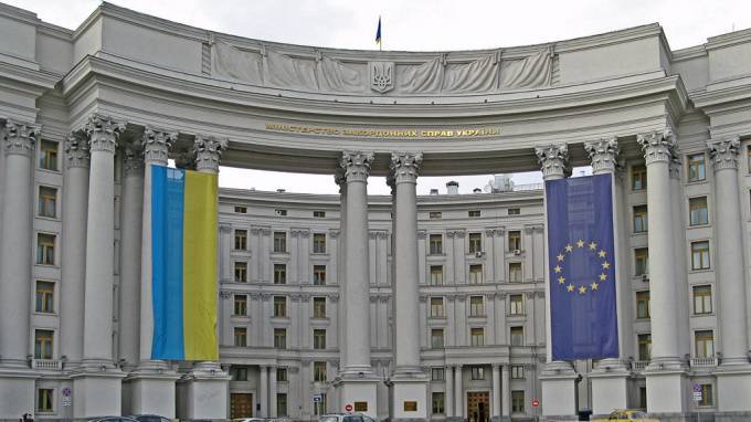 В Киеве согласны ввести миротворческую миссию ООН в Донбасс