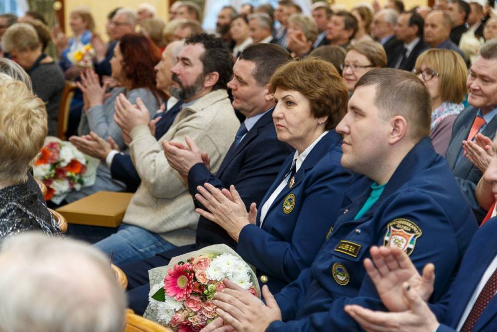 Сотрудники «ЛУКОЙЛ» получили государственные награды из рук главы Коми