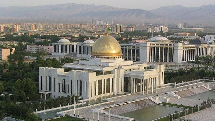 Изъятые за год наркотики публично сожгли в Туркмении