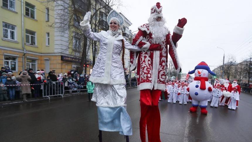 Парад из 2020 Дедов Морозов прошел в Рыбинске