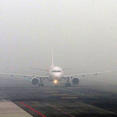 Сильный туман стал причиной задержки шести авиарейсов в Омск