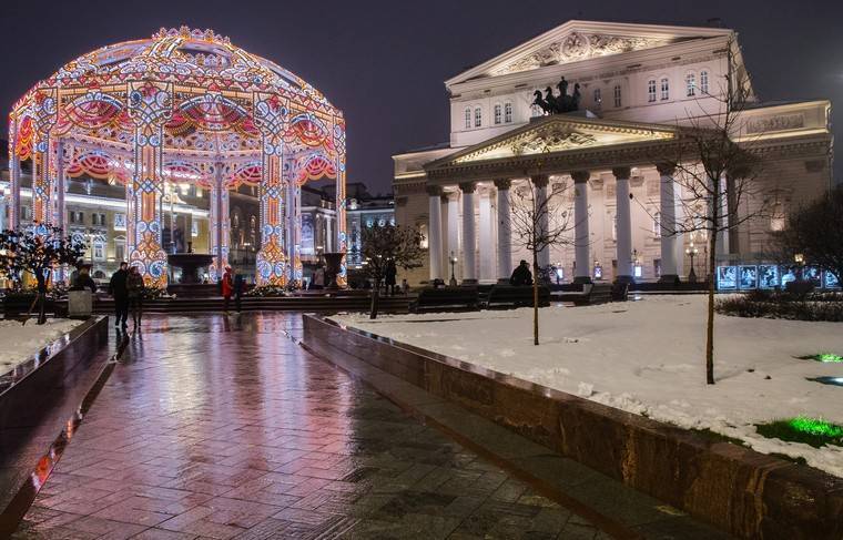 Москву украсили 130 км гирлянд к Новому году