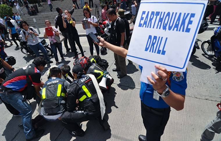 Шестилетняя девочка погибла при землетрясении у побережья Филиппин