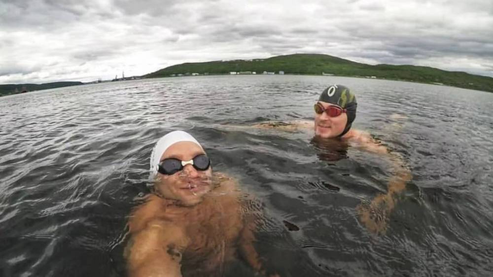 Новгородские «моржи» борются за медали в соревнованиях по зимнему плаванию