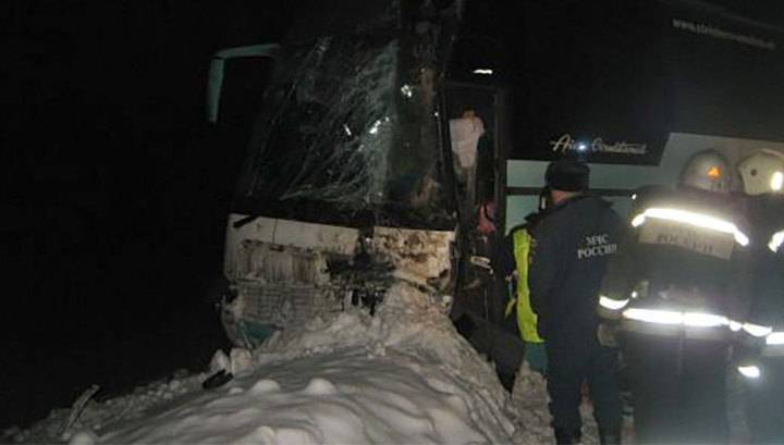Автобус с пассажирами перевернулся под Нижним Новгородом
