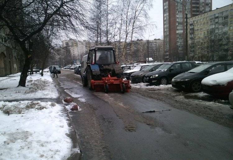Новая неделя в Петербурге начнется с мокрого снега и дождя