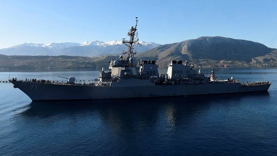 Эсминец США в Черном море будет сопровождать ракетный корабль "Вышний Волочек"