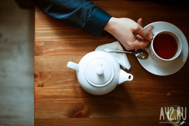 Диетолог рассказала, кому нельзя пить чёрный чай