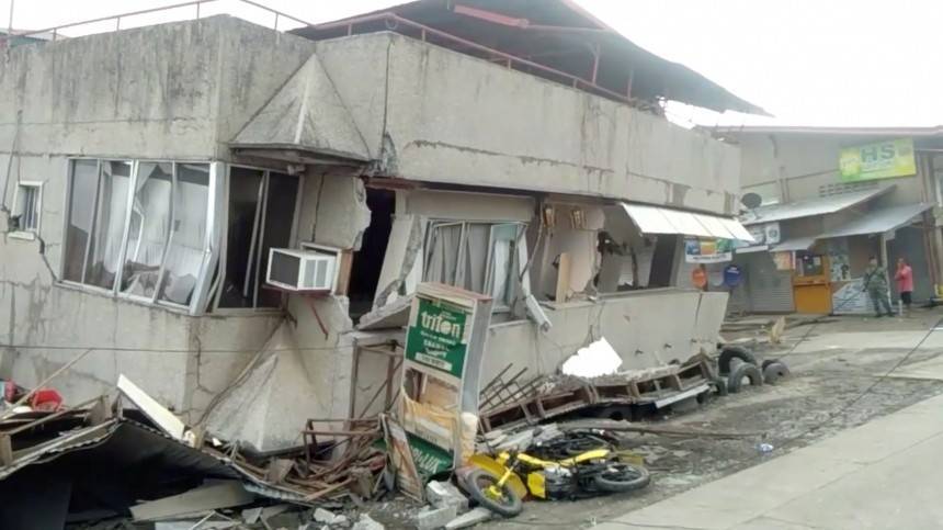 При землетрясении на Филиппинах погибли три человека