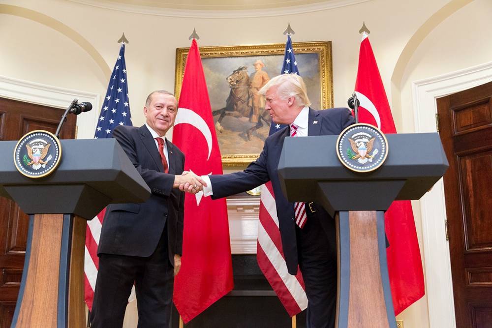 Эрдоган напомнил Трампу о позорной странице в истории США