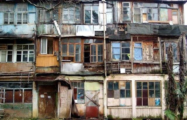 В Госдуме предложили решить проблему аварийного жилья за счет граждан