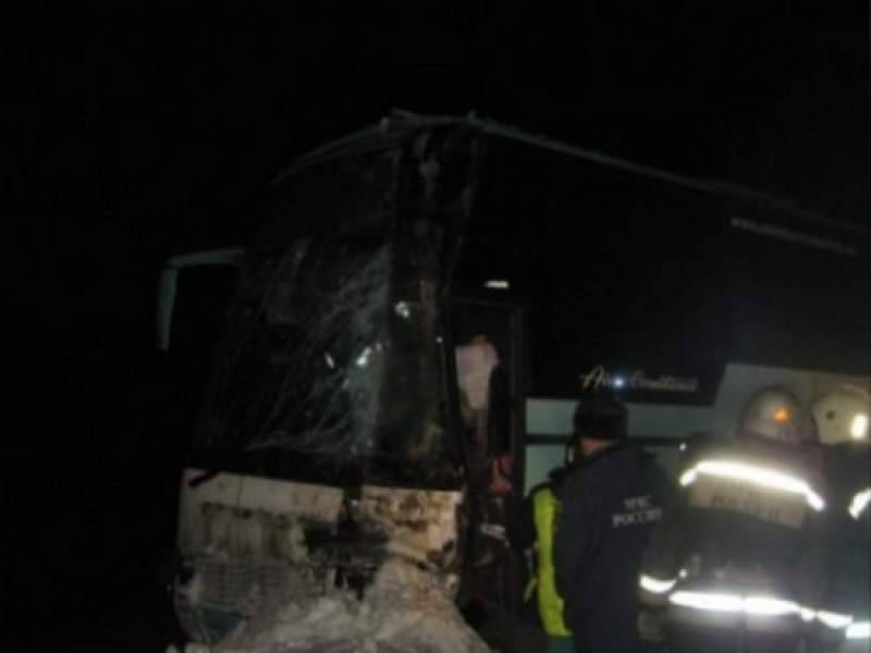 В Нижегородской области перевернулся автобус: 25 пострадавших
