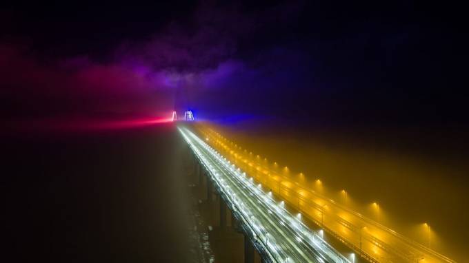 Подсветку Крымского моста протестировали в условиях тумана