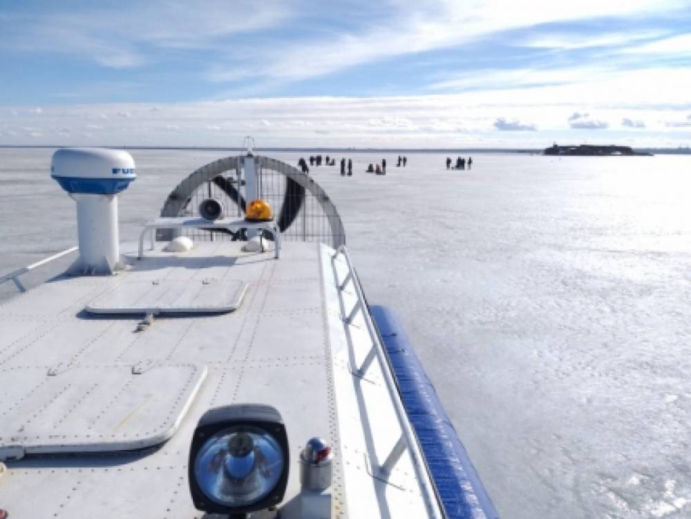 18 рыбаков череповецкие спасатели сняли с тонкого льда