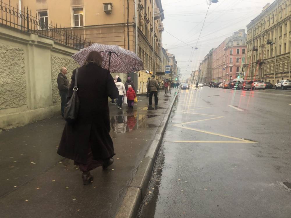 В Петербурге сохранится теплая погода еще на неделю из-за циклонического вихря