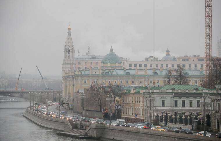 Москвичам пообещали тёплую неделю с дождями