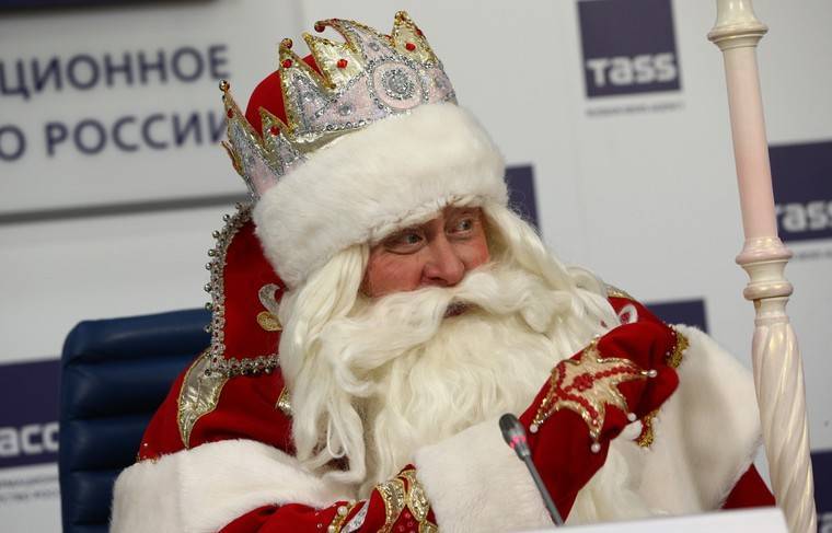 Дед Мороз объявил себя экологом и позвал в гости Грету Тунберг