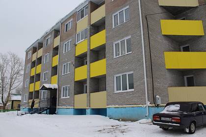 Россиян из таежного села начали заселять в новые квартиры