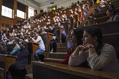 В российских вузах захотели уравнять места в бакалавриат и магистратуру