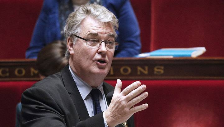 "Пенсионный" комиссар Франции подал в отставку
