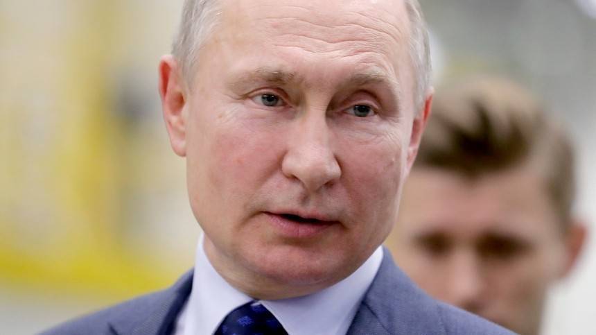 Путин подписал закон об отмене «банковского роуминга»