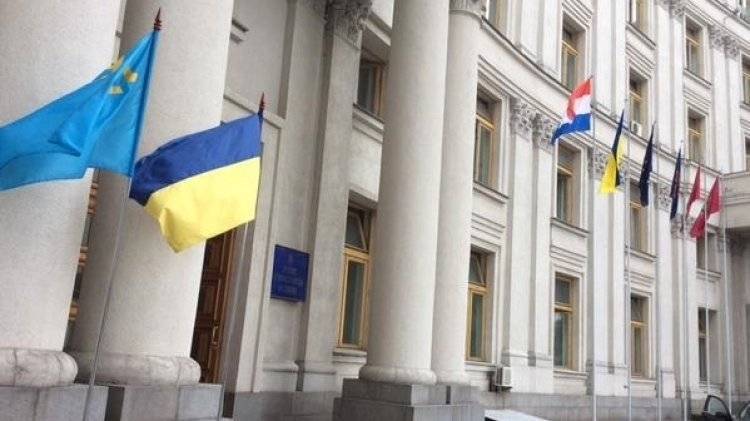 МИД Украины заявил, что решительно осуждает любые контакты с Донбассом