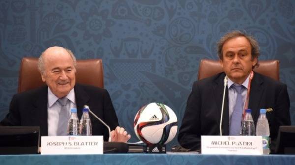 ФИФА потребовала через суд от Блаттера и Платини $ 2 млн