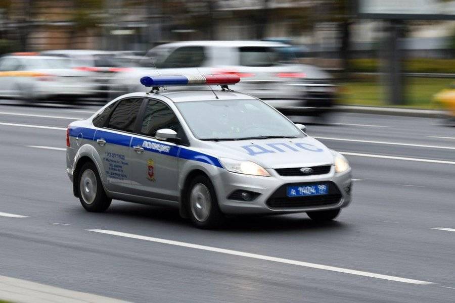 Водитель троллейбуса и таксист устроили драку в Москве