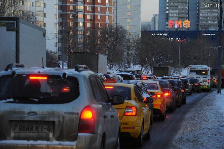 Жителей Московской области предупредили о гололедице вечером 16 декабря
