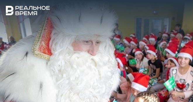 В трех городах Татарстана запустили телефонную службу Деда Мороза