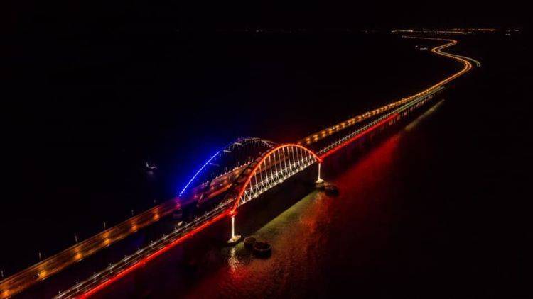 На Украине оценили запланированное открытие ж/д части Крымского моста