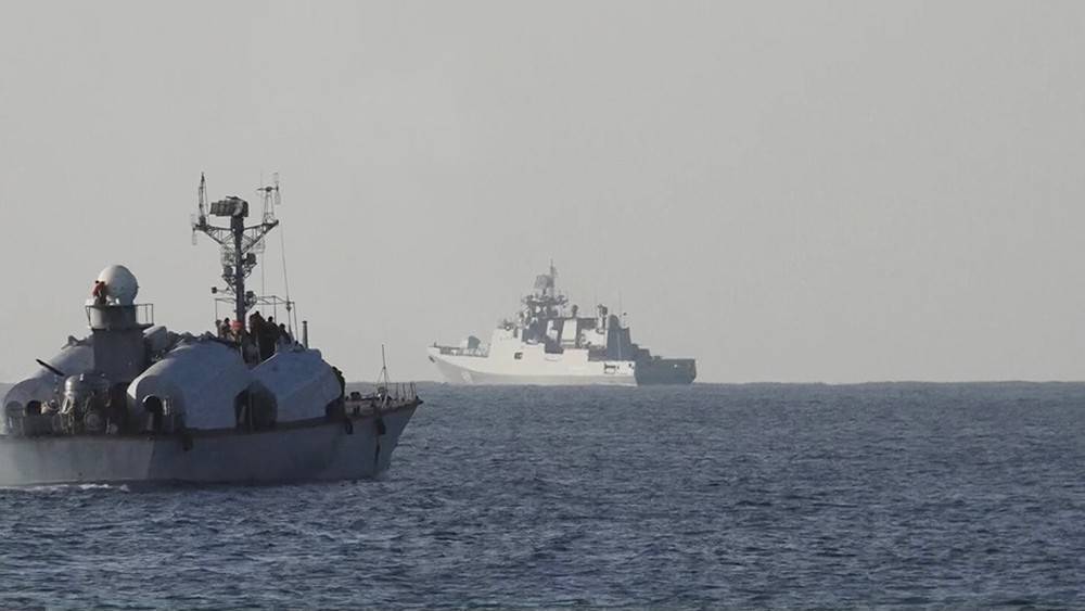 Россия и Сирия отработали совместные маневры в море (видео)
