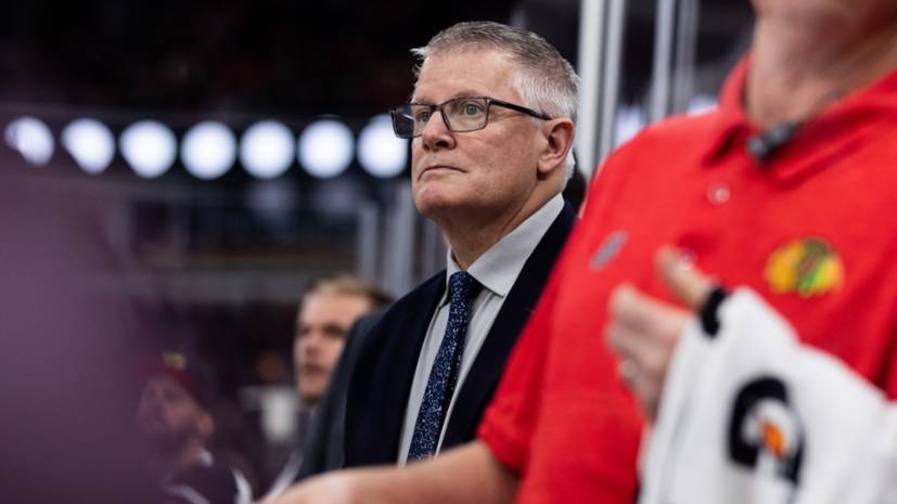 Клуб НХЛ «Чикаго» продлил отстранение тренера из-за инцидента 12-летней давности