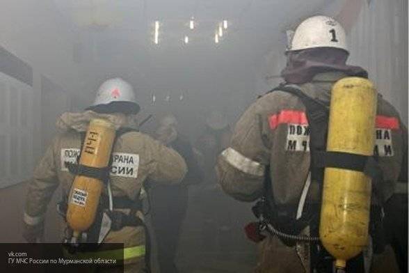 Два человека погибли и еще четверо пострадали при пожаре в многоэтажном доме в Ухте